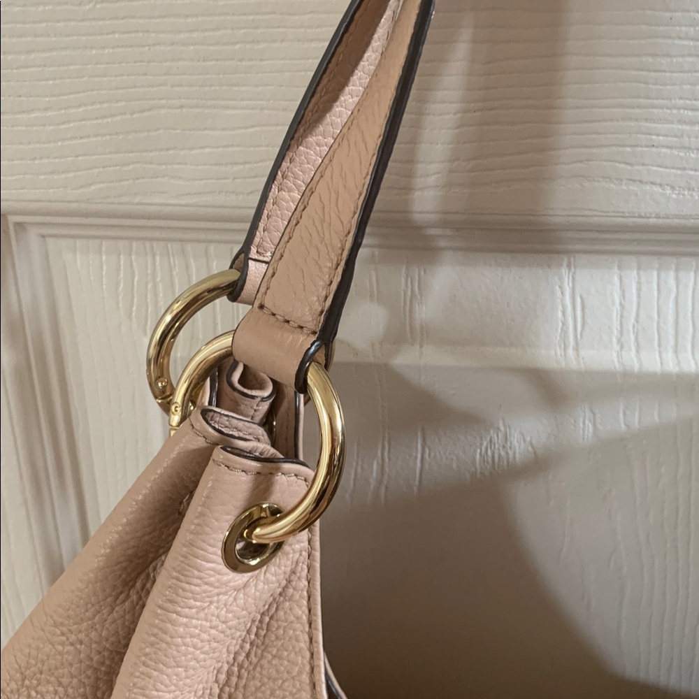 Michael Kors Leather Blush Hobo Bag with Dustbag. - Picture 4 of 15